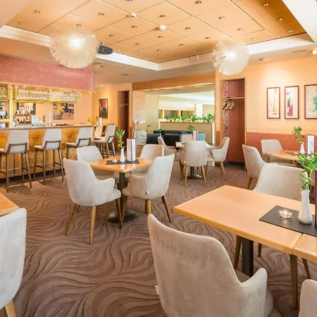 Western Hotel 4*