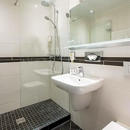 Western 4* Jena
