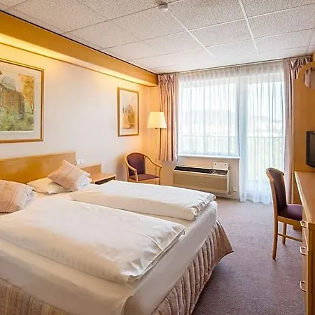 Western 4* Jena