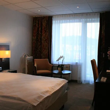 Western 4*